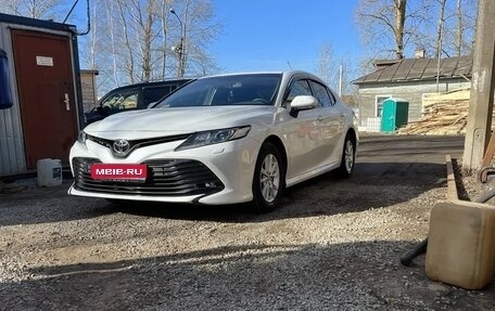 Toyota Camry, 2020 год, 2 800 000 рублей, 7 фотография