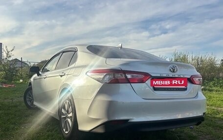 Toyota Camry, 2020 год, 2 800 000 рублей, 9 фотография