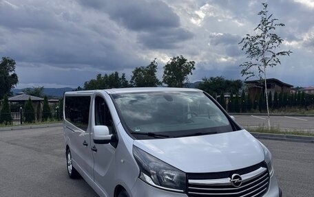 Opel Vivaro B, 2018 год, 2 150 000 рублей, 2 фотография