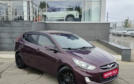 Hyundai Solaris II рестайлинг, 2011 год, 670 000 рублей, 3 фотография