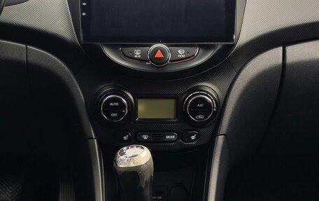Hyundai Solaris II рестайлинг, 2011 год, 670 000 рублей, 11 фотография