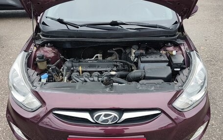 Hyundai Solaris II рестайлинг, 2011 год, 670 000 рублей, 13 фотография