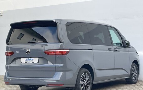 Volkswagen Multivan, 2023 год, 4 550 000 рублей, 6 фотография