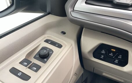 Volkswagen Multivan, 2023 год, 4 550 000 рублей, 13 фотография