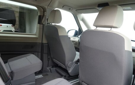 Volkswagen Multivan, 2023 год, 4 550 000 рублей, 14 фотография