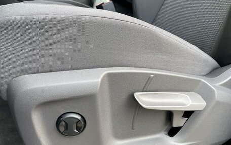 Volkswagen Multivan, 2023 год, 4 550 000 рублей, 15 фотография