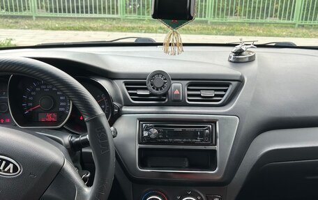 KIA Rio III рестайлинг, 2011 год, 720 000 рублей, 10 фотография