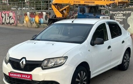 Renault Logan II, 2015 год, 370 000 рублей, 2 фотография