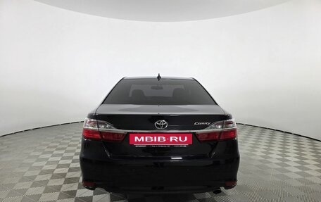 Toyota Camry, 2017 год, 1 750 000 рублей, 6 фотография