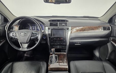 Toyota Camry, 2017 год, 1 750 000 рублей, 19 фотография