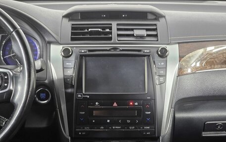 Toyota Camry, 2017 год, 1 750 000 рублей, 18 фотография