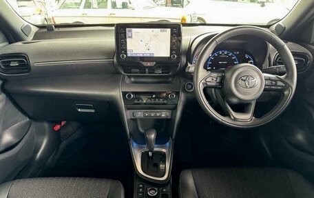 Toyota Yaris Cross, 2023 год, 1 599 000 рублей, 9 фотография