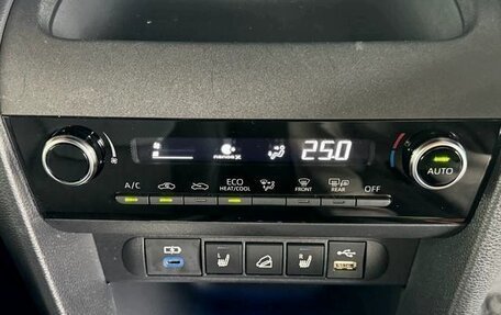 Toyota Yaris Cross, 2023 год, 1 599 000 рублей, 12 фотография