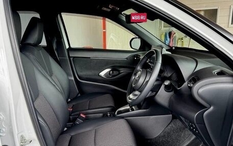 Toyota Yaris Cross, 2023 год, 1 599 000 рублей, 7 фотография