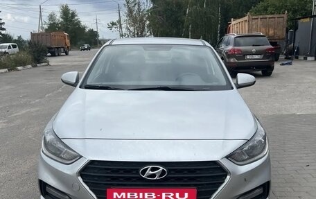 Hyundai Solaris II рестайлинг, 2019 год, 1 080 000 рублей, 3 фотография