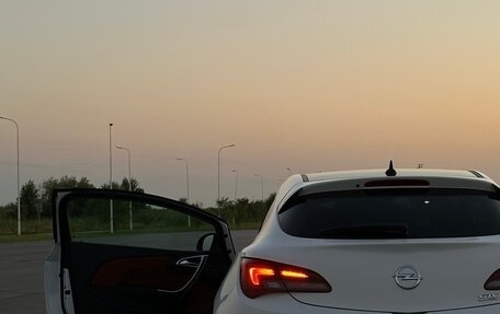 Opel Astra J, 2013 год, 950 000 рублей, 2 фотография