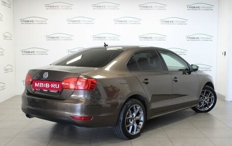 Volkswagen Jetta VI, 2011 год, 950 000 рублей, 2 фотография