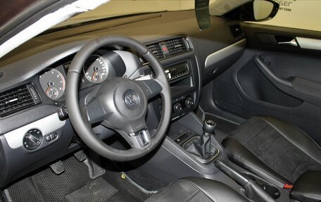 Volkswagen Jetta VI, 2011 год, 950 000 рублей, 22 фотография