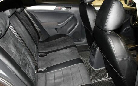 Volkswagen Jetta VI, 2011 год, 950 000 рублей, 26 фотография
