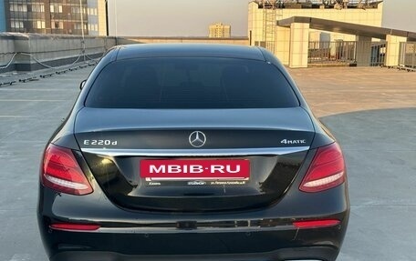 Mercedes-Benz E-Класс, 2018 год, 3 590 000 рублей, 4 фотография