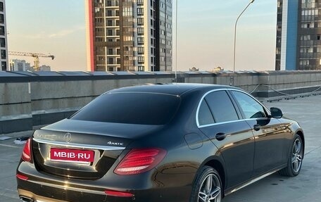 Mercedes-Benz E-Класс, 2018 год, 3 590 000 рублей, 6 фотография