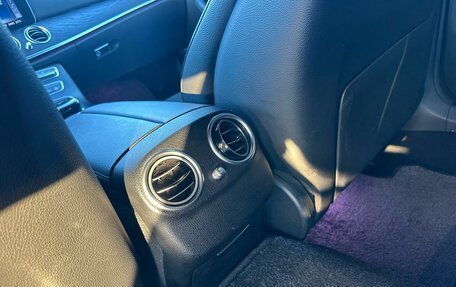 Mercedes-Benz E-Класс, 2018 год, 3 590 000 рублей, 28 фотография