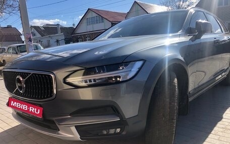 Volvo V90 Cross Country I рестайлинг, 2019 год, 3 250 000 рублей, 2 фотография