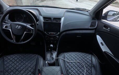 Hyundai Solaris II рестайлинг, 2015 год, 690 000 рублей, 5 фотография