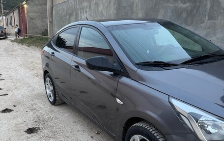 Hyundai Solaris II рестайлинг, 2015 год, 690 000 рублей, 3 фотография