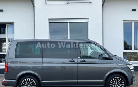 Volkswagen Multivan T6 рестайлинг, 2022 год, 6 800 000 рублей, 4 фотография