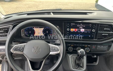 Volkswagen Multivan T6 рестайлинг, 2022 год, 6 800 000 рублей, 8 фотография