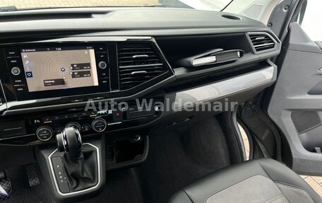 Volkswagen Multivan T6 рестайлинг, 2022 год, 6 800 000 рублей, 14 фотография