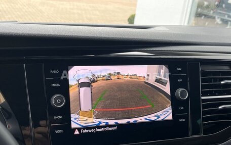 Volkswagen Multivan T6 рестайлинг, 2022 год, 6 800 000 рублей, 13 фотография