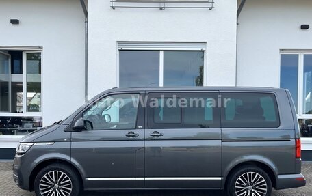 Volkswagen Multivan T6 рестайлинг, 2022 год, 6 800 000 рублей, 3 фотография