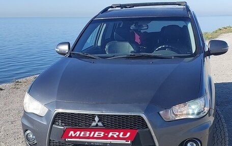 Mitsubishi Outlander III рестайлинг 3, 2011 год, 1 250 000 рублей, 2 фотография