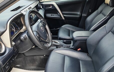 Toyota RAV4, 2015 год, 1 980 000 рублей, 7 фотография