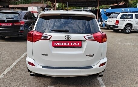 Toyota RAV4, 2015 год, 1 980 000 рублей, 11 фотография