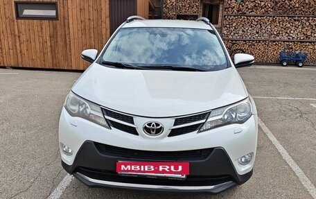 Toyota RAV4, 2015 год, 1 980 000 рублей, 15 фотография