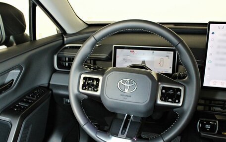 Toyota RAV4, 2026 год, 4 640 000 рублей, 13 фотография
