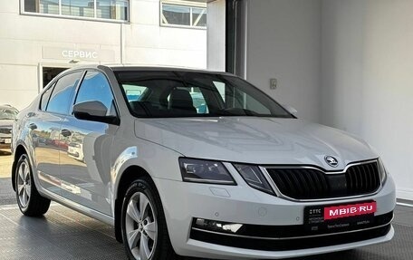 Skoda Octavia, 2018 год, 1 995 000 рублей, 3 фотография