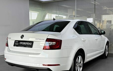 Skoda Octavia, 2018 год, 1 995 000 рублей, 6 фотография