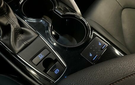 Toyota Camry, 2021 год, 2 990 000 рублей, 10 фотография