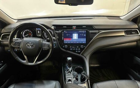 Toyota Camry, 2021 год, 2 990 000 рублей, 5 фотография