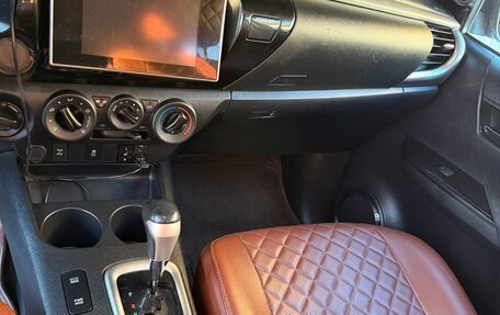 Toyota Hilux VIII, 2018 год, 4 500 000 рублей, 6 фотография