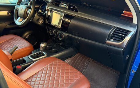 Toyota Hilux VIII, 2018 год, 4 500 000 рублей, 8 фотография