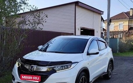 Honda Vezel, 2022 год, 1 720 000 рублей, 2 фотография