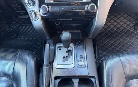 Toyota Land Cruiser 200, 2012 год, 2 500 000 рублей, 11 фотография