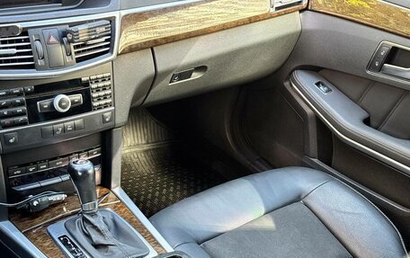 Mercedes-Benz E-Класс, 2011 год, 1 375 000 рублей, 2 фотография