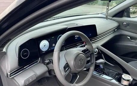 Hyundai Elantra, 2023 год, 1 780 000 рублей, 9 фотография