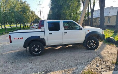 Nissan NP300, 2011 год, 950 000 рублей, 4 фотография